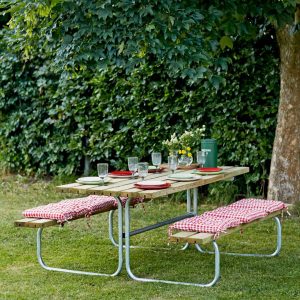 Klassiskt bord/bänk set