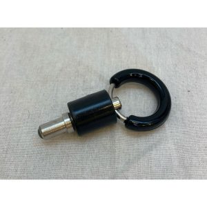 Delad med fjäder och ring