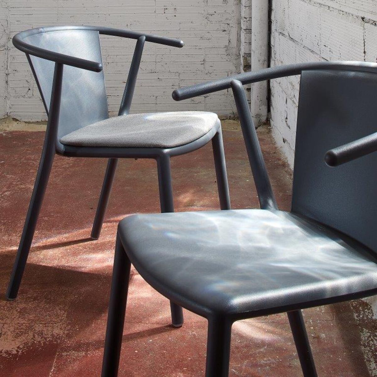 Steely plaststol m. armlæn