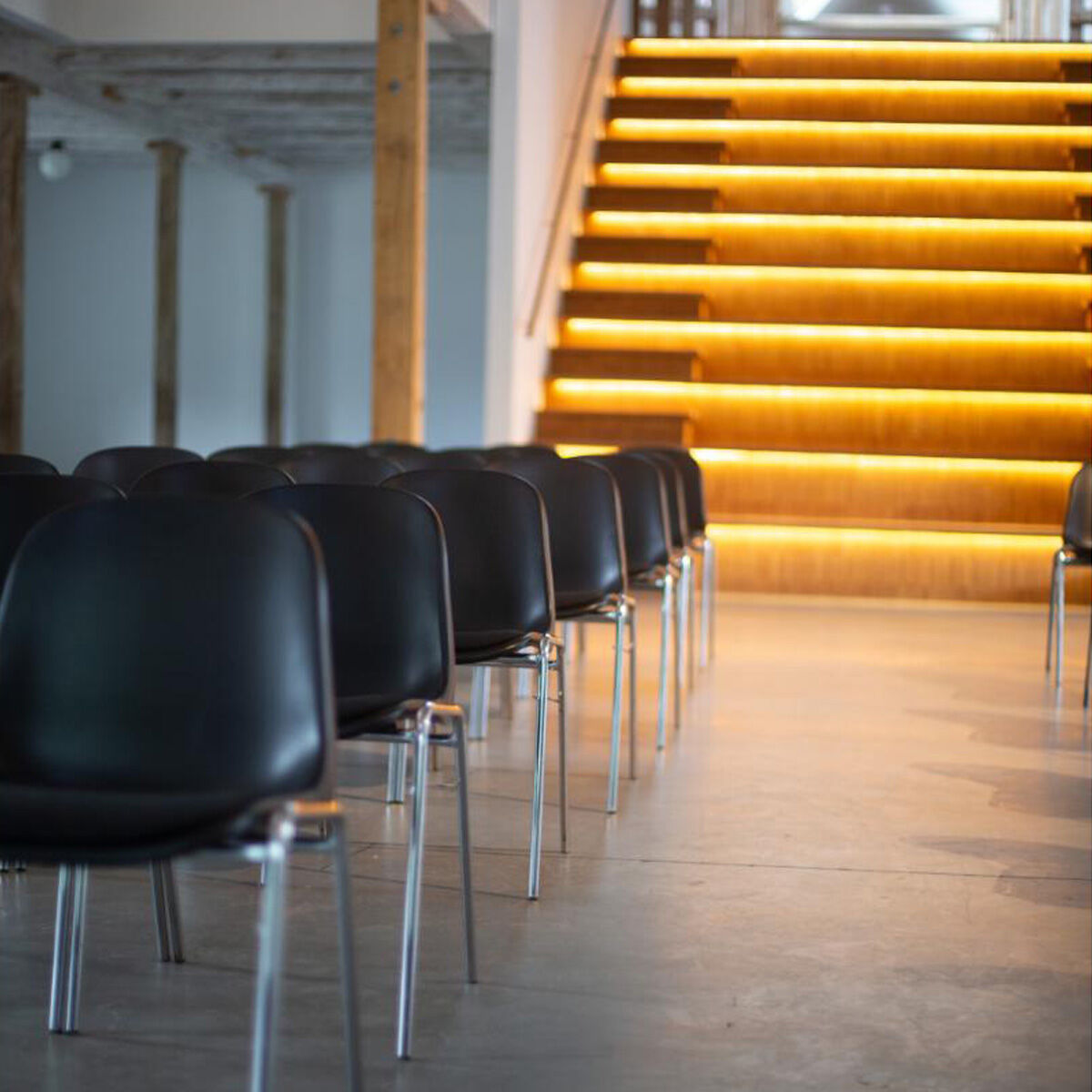 Kantinestol Bertram stapelstol, 4-pack