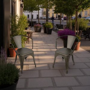 Bistrostol m. armlæn udendørs behandlet